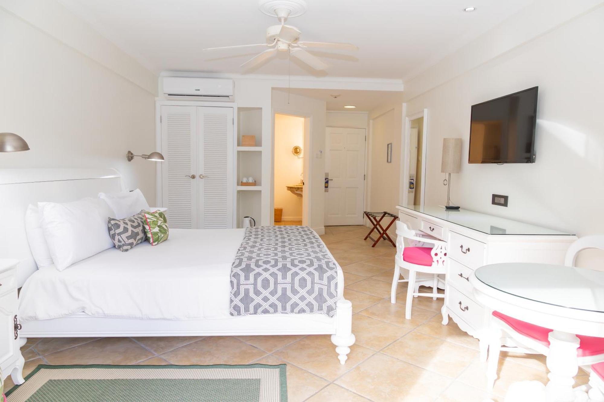 Sundeck Serenity Suites